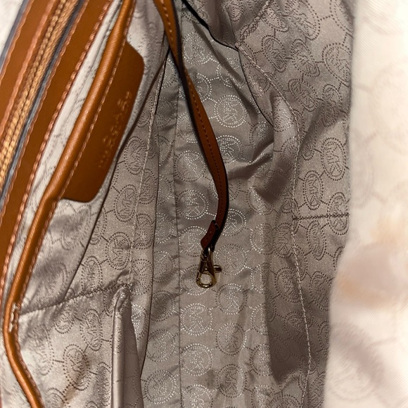 Michael Kors Kempton nylon shoulder bag burgundy nylon Brown Saffiano Leather - Picture 13 of 15